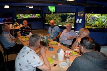 Een broodje eten tijdens het bezoek aan Aqua Zoo Leerdam.